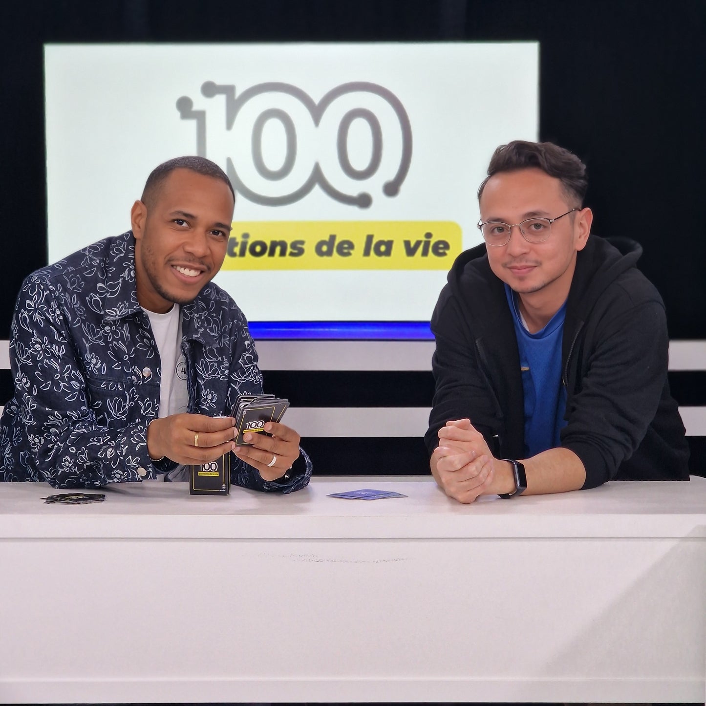 100 questions de la vie - Le Jeu de Cartes pour briser la Glace - Le Cadeau Parfait pour Toutes Les Occasions - Jeu de Cartes fabriqué en France